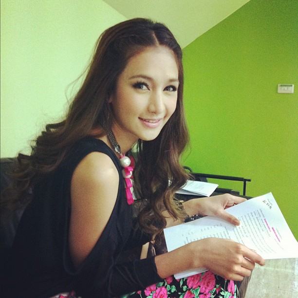 แฟชั่น ทรงผมลอน ดาราสาว สวยซ่าได้ทุกสถานการณ์