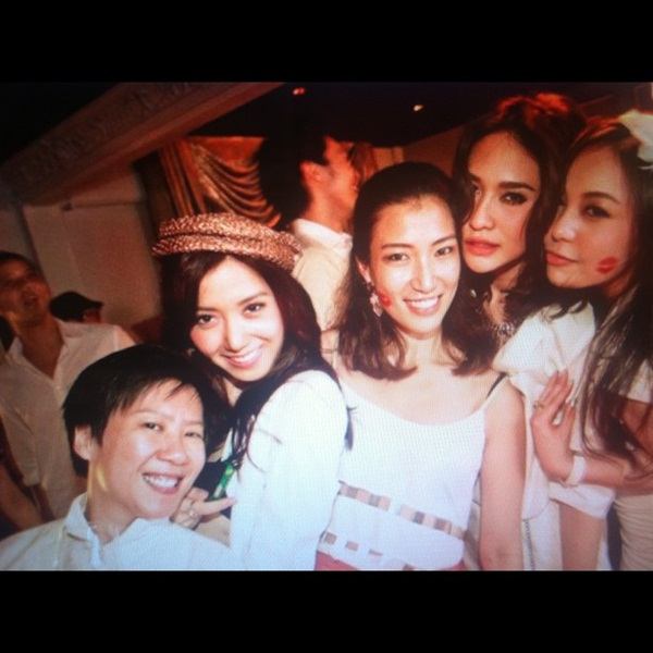 สุดเริ่ด! ชมภาพปาร์ตี้วันเกิด เอมมี่ มรกต สุดอลังกาล