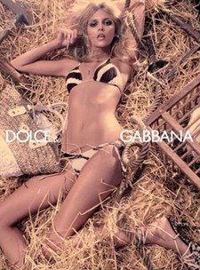 WE &hearts; DOLCE & GABBANA*: CAROLINE TRENTINI, RAQUEL ZIMMERMANN, DOUTZEN KROES & LILY DONALDSON BY PHOTO