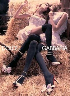 WE &hearts; DOLCE & GABBANA*: CAROLINE TRENTINI, RAQUEL ZIMMERMANN, DOUTZEN KROES & LILY DONALDSON BY PHOTO