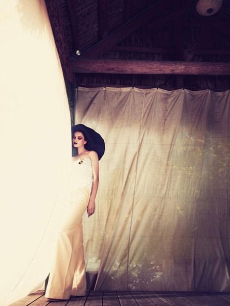 ELLE SWEDEN: ROSIE TUPPER BY PHOTOGRAPHER ANDREAS SJODIN