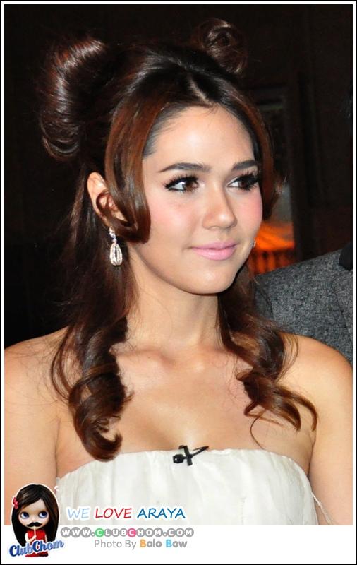 ชมพู่ อารยา ในรายการราตรีสโมสร