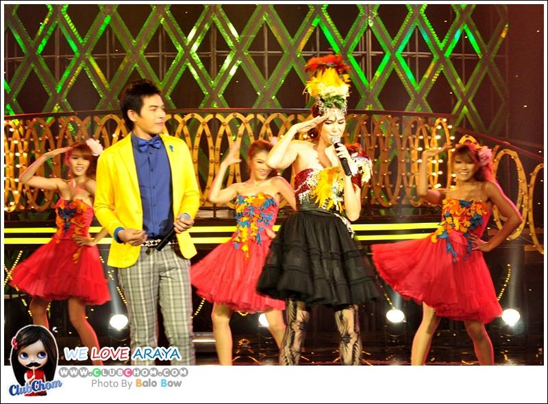 ชมพู่ อารยา ในรายการราตรีสโมสร