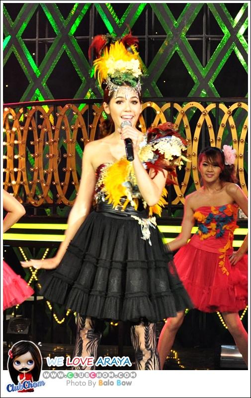 ชมพู่ อารยา ในรายการราตรีสโมสร