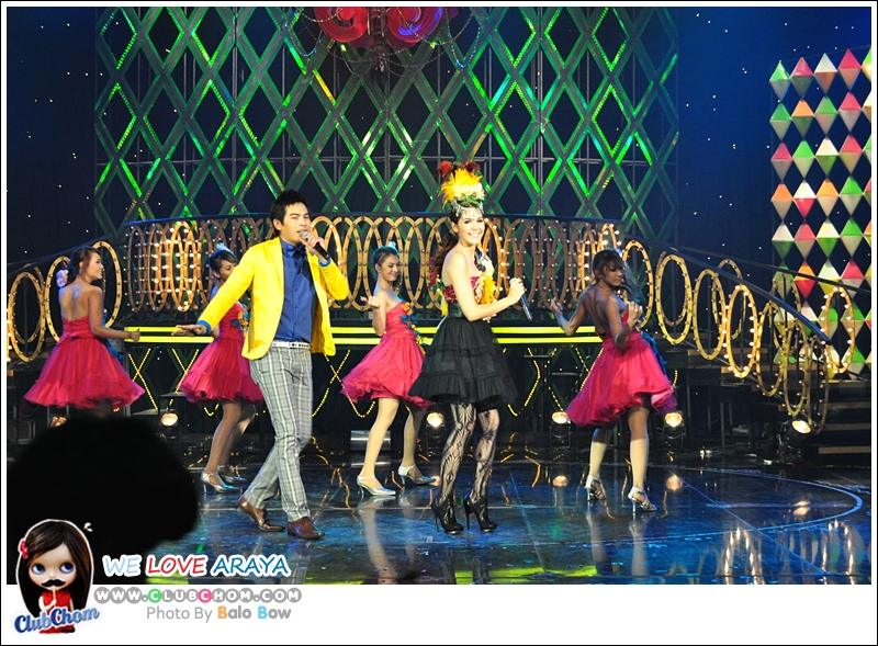 ชมพู่ อารยา ในรายการราตรีสโมสร
