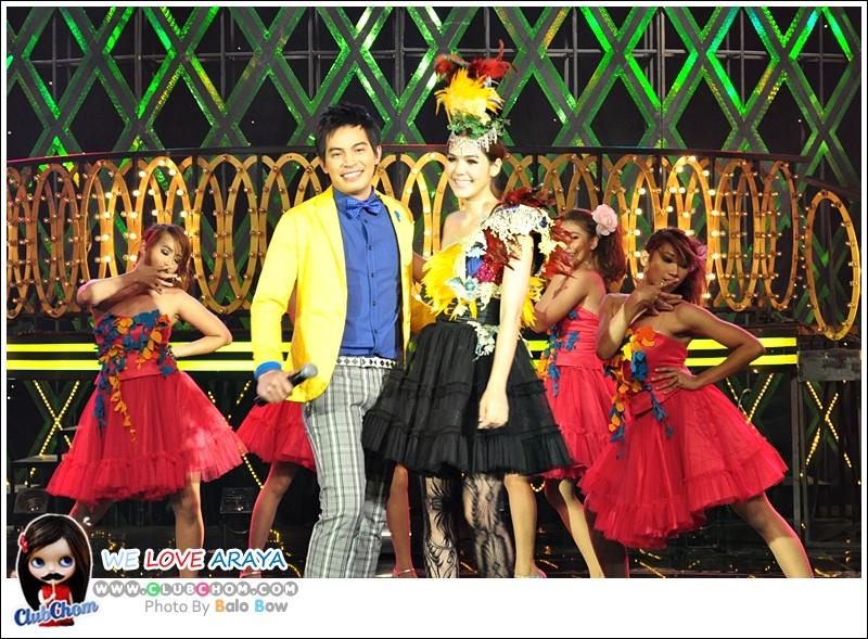 ชมพู่ อารยา ในรายการราตรีสโมสร