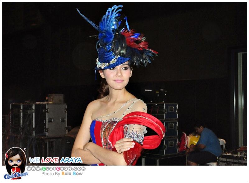 ชมพู่ อารยา ในรายการราตรีสโมสร
