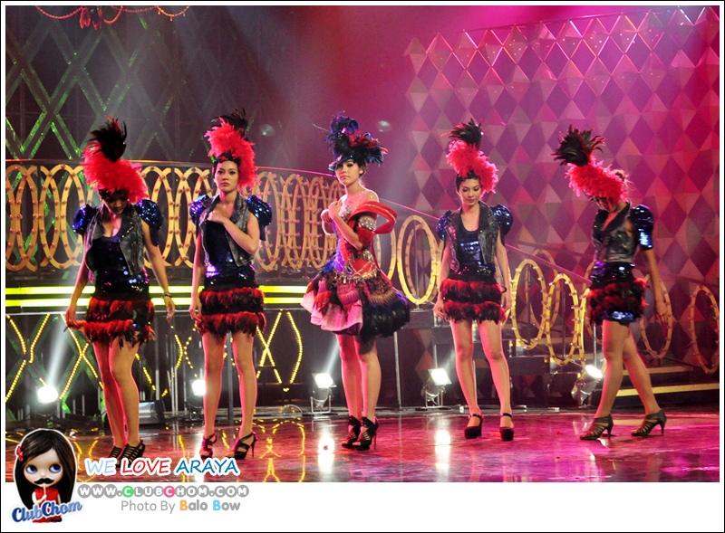 ชมพู่ อารยา ในรายการราตรีสโมสร