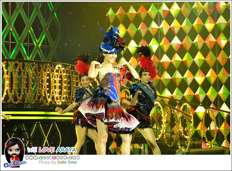 ชมพู่ อารยา ในรายการราตรีสโมสร