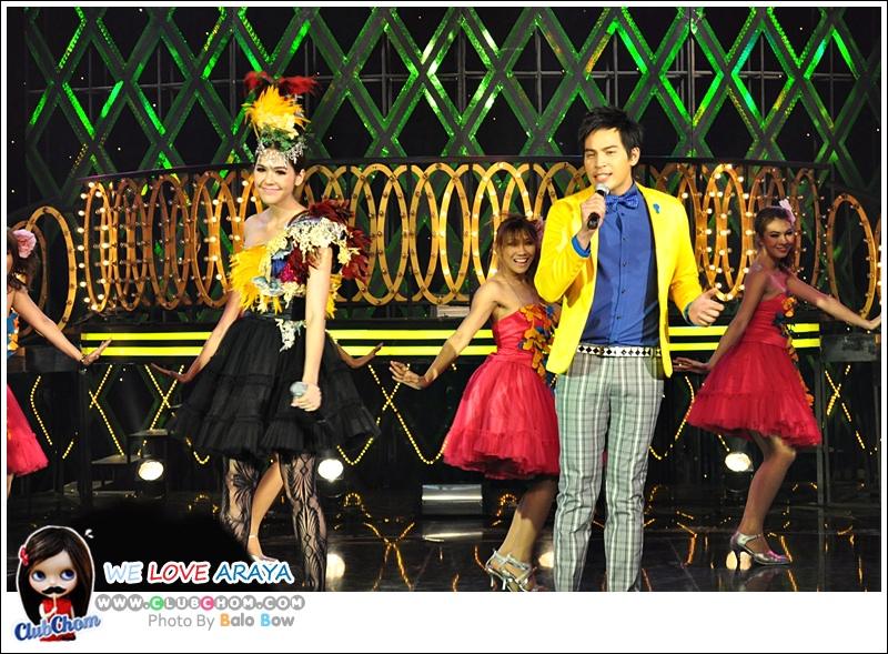 ชมพู่ อารยา ในรายการราตรีสโมสร