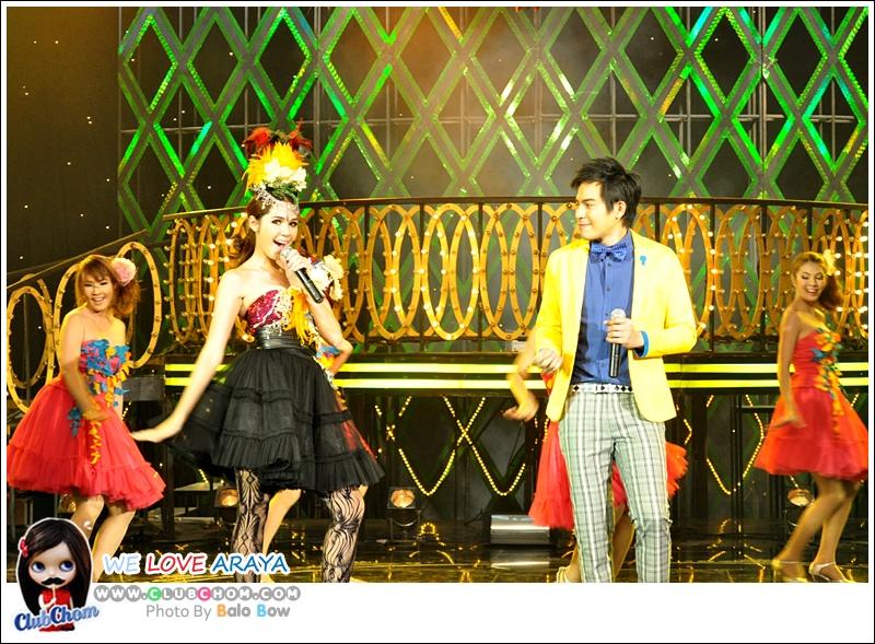 ชมพู่ อารยา ในรายการราตรีสโมสร