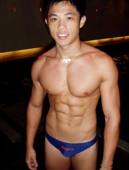 ยังไม่หลับดูตี๋ล่ำๆ