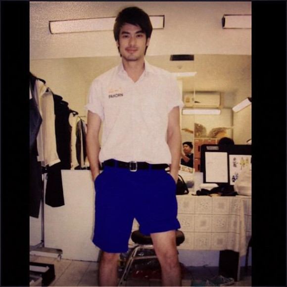 แอบดู! หนุ่มๆ 4+1 เฮฮาหลังเวทีคอนเสิร์ต