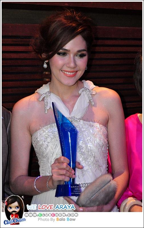 ชมพู่ อารยา นักแสดงนำหญิงยอดเยี่ยมในคมชัดลึกอวอร์ดครั้งที่9