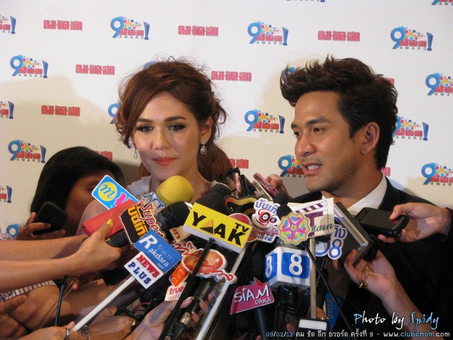 ชมพู่ อารยา สวยสง่าดุจเจ้าหญิงในงานคมชัดลึกอวอร์ด