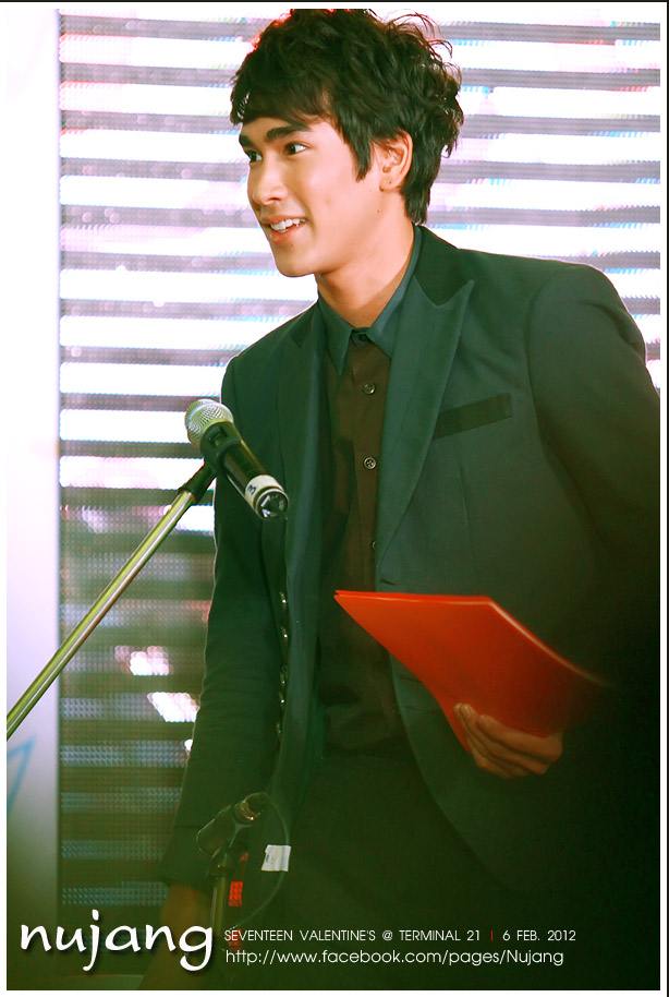 [Pics] ณเดชน์ @  งาน Seventeen Valentine's Party @ Terminal 21 [6-2-12]