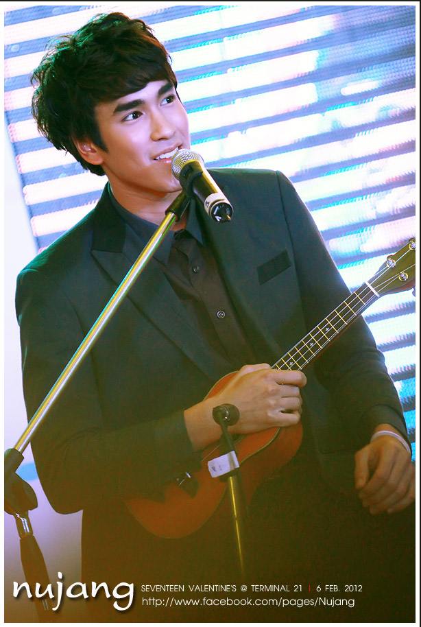 [Pics] ณเดชน์ @  งาน Seventeen Valentine's Party @ Terminal 21 [6-2-12]