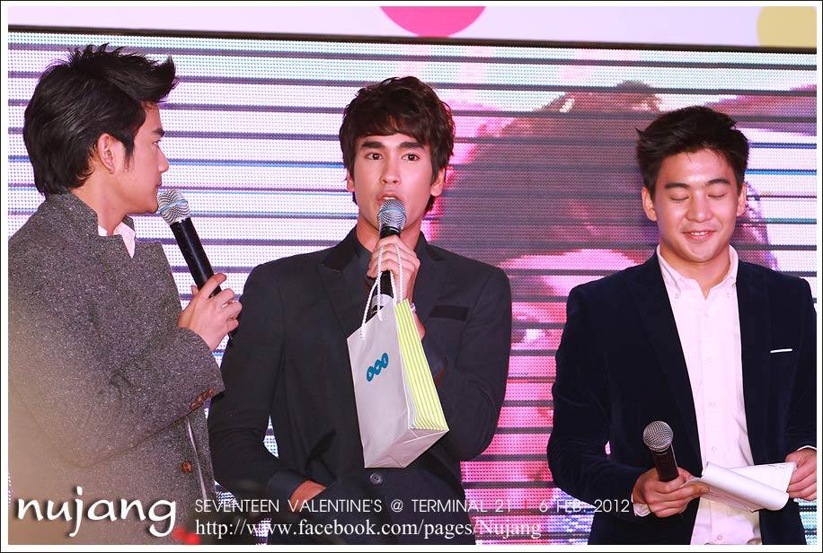 [Pics] ณเดชน์ @  งาน Seventeen Valentine's Party @ Terminal 21 [6-2-12]