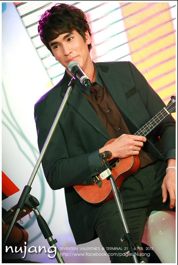 [Pics] ณเดชน์ @  งาน Seventeen Valentine's Party @ Terminal 21 [6-2-12]