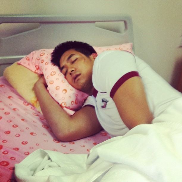 [Pics] ..หนุ่มเวียร์.. หลากหลายท่าหลับ น่ารักเกินจะห้ามใจ