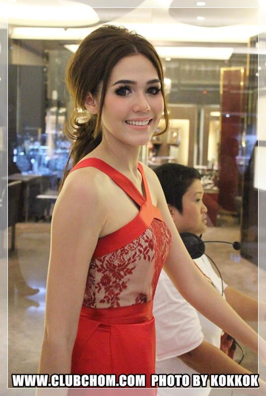 ชมพู่ อารยา ในงานเปิดตัวโฆษณาเครื่องดื่ม Ready @Siam Paragon