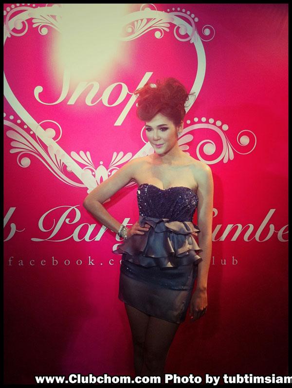 ชมพู่ อารยา ในงานสยามบันเทิง 16 Anniversary Sexy of the year 2012