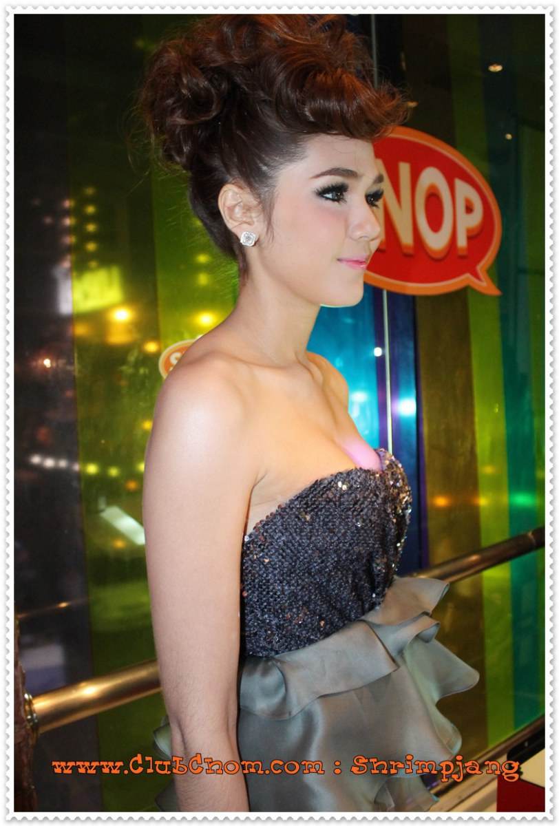 ชมพู่ อารยา ในงานสยามบันเทิง 16 Anniversary Sexy of the year 2012
