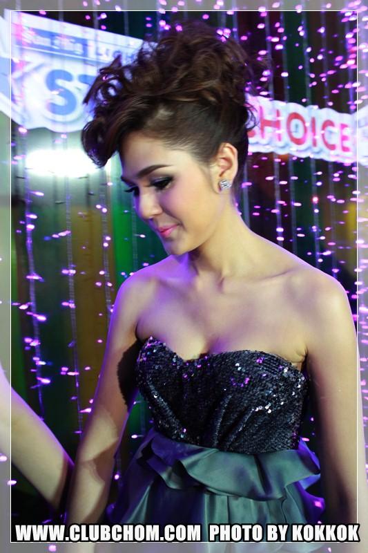 ชมพู่ อารยา ในงานสยามบันเทิง 16 Anniversary Sexy of the year 2012