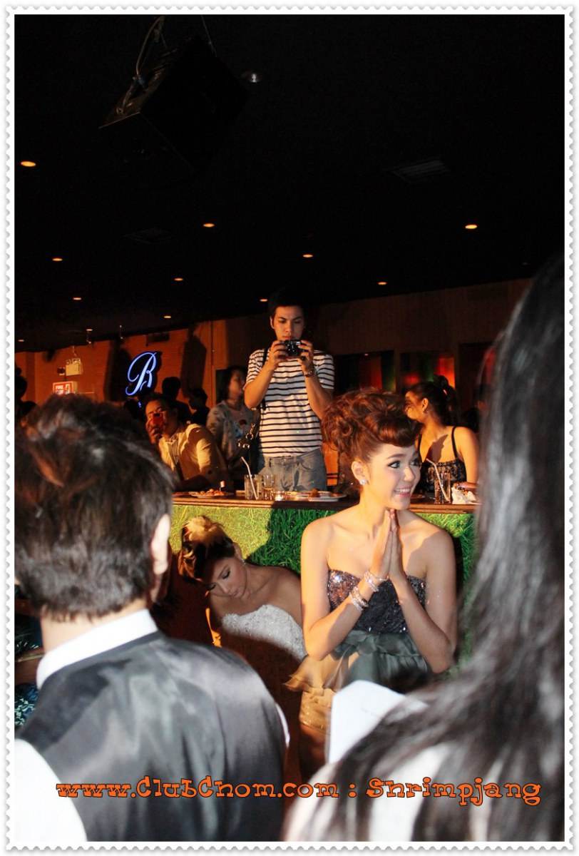 ชมพู่ อารยา ในงานสยามบันเทิง 16 Anniversary Sexy of the year 2012