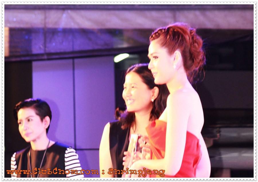 ชมพู่ อารยา รับรางวัลนักแสดงนำหญิงยอดเยี่ยม