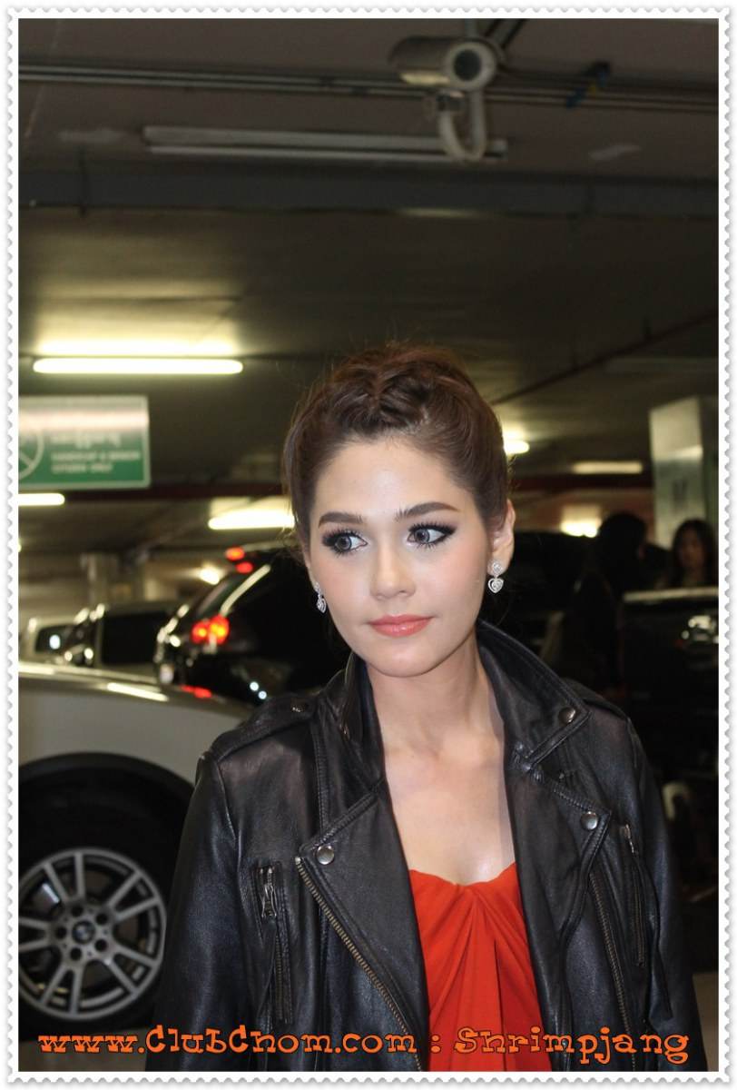 ชมพู่ อารยา รับรางวัลนักแสดงนำหญิงยอดเยี่ยม
