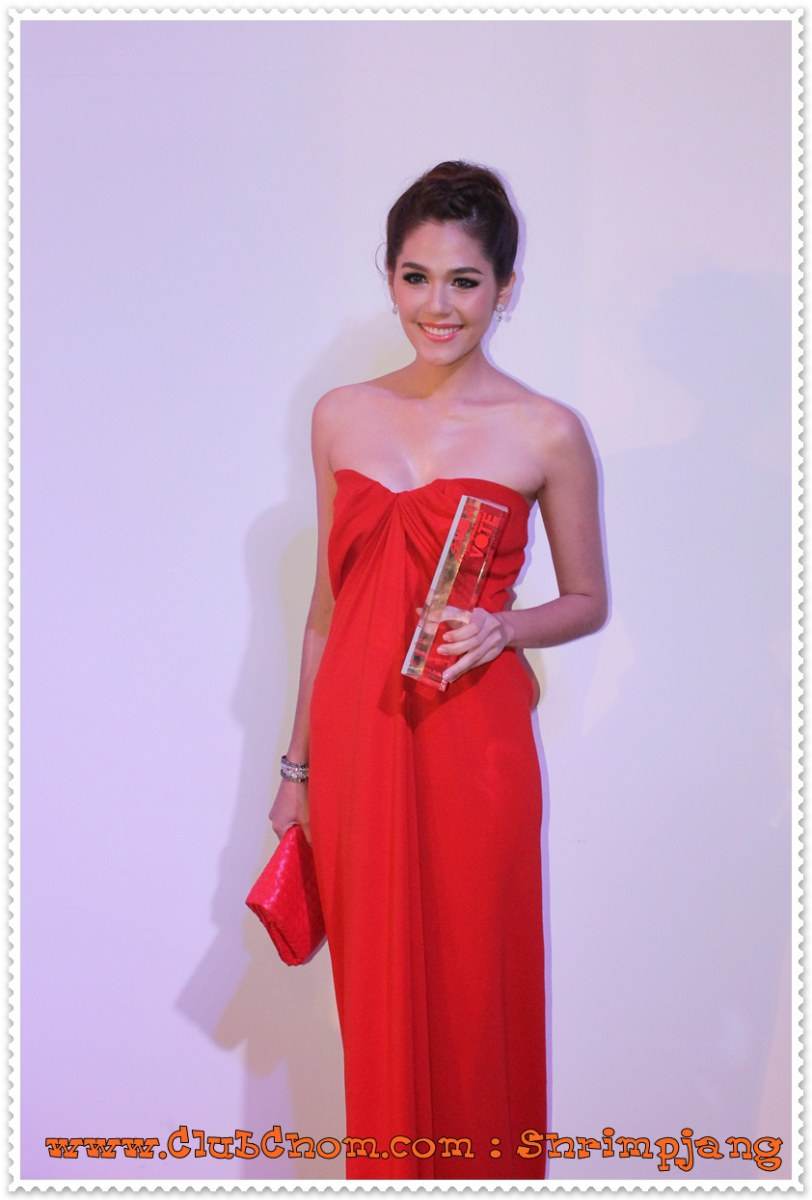 ชมพู่ อารยา รับรางวัลนักแสดงนำหญิงยอดเยี่ยม