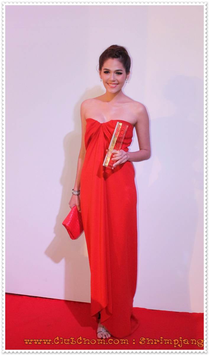 ชมพู่ อารยา รับรางวัลนักแสดงนำหญิงยอดเยี่ยม