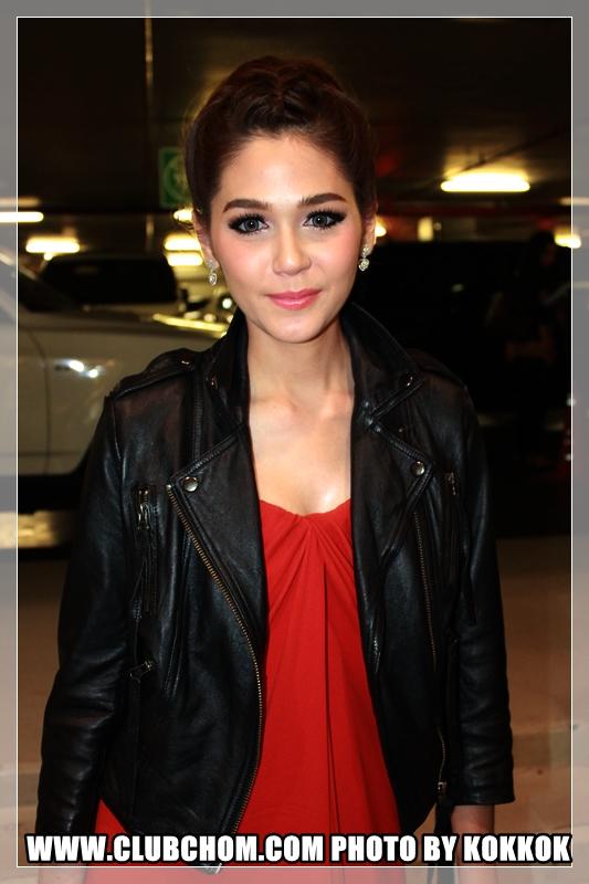 ชมพู่ อารยา รับรางวัลนักแสดงนำหญิงยอดเยี่ยม