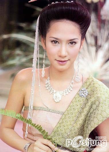 รากนครา รับบทเป็น เจ้าแม้นเมือง เจ้าหญิงแห่งเชียงเงิน