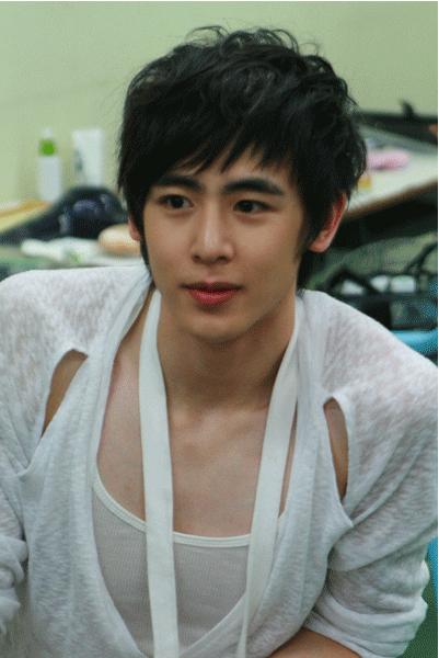 ร่วมเป็น กำลังใจให้ นิชคุณ ถูกโจมตี เรื่อง Block B
