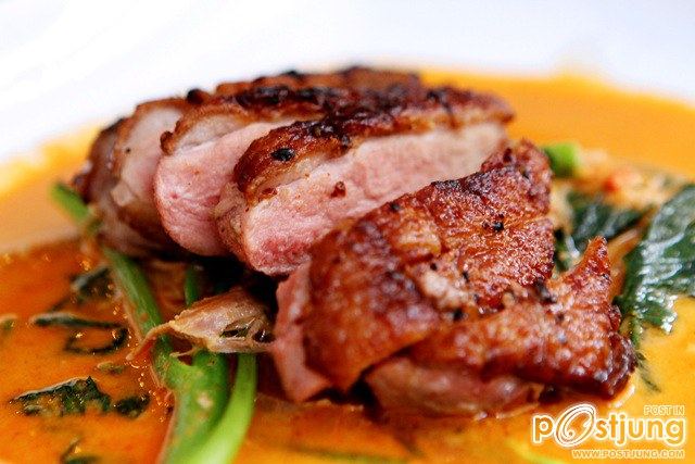 Melo’ Kitchen and Lounge สุขุมวิท 11