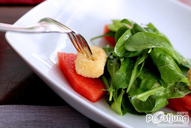 Melo’ Kitchen and Lounge สุขุมวิท 11