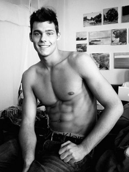 Holden Nowell  ทั้งหล่อล่ำ เซ็กซี่สุดๆ