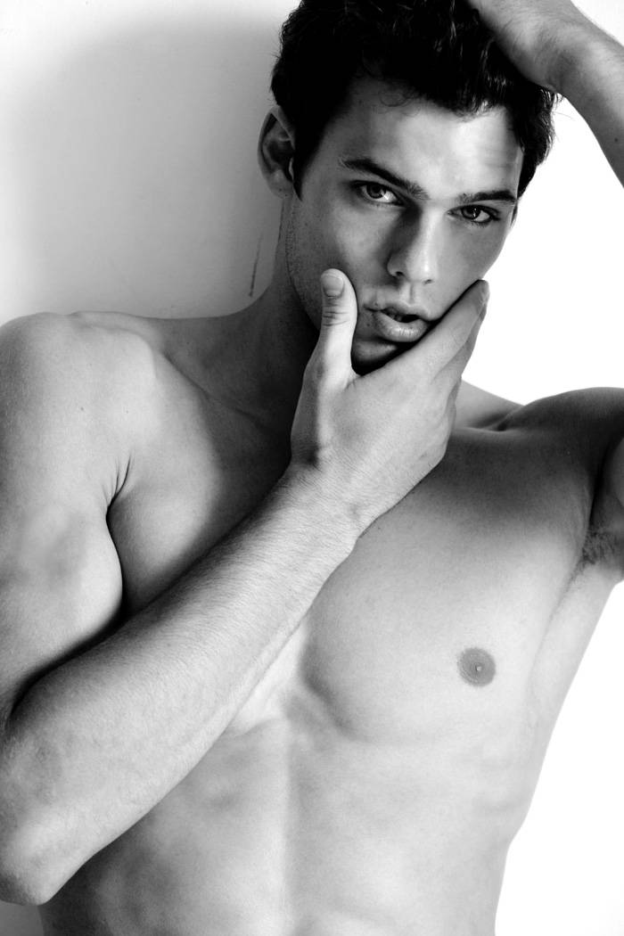 Holden Nowell  ทั้งหล่อล่ำ เซ็กซี่สุดๆ