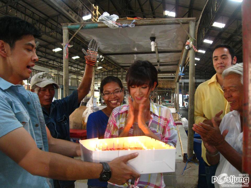 [pix]ยุ้ยจีรนันท์ทรงผมม้าล่าสุดหน้าเด็กลงเยอะ