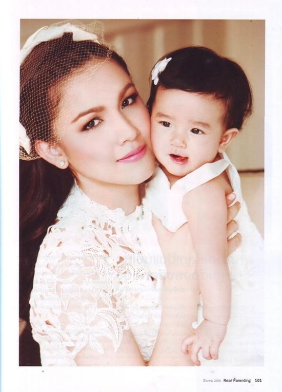 กบ สุวนันท์ & น้องณดา ปุณณกันต์ @ REAL PARENTING vol.7 no.85 March 2012