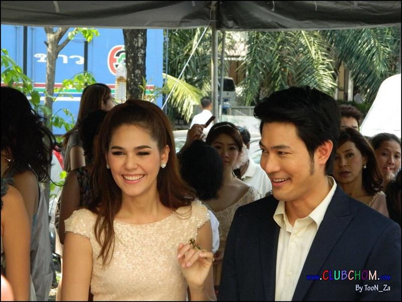 [Pics] "ชมพู่ อารยา" ในงานบวงสรวงละครเรื่องใหม่ "หนุ่มบ้านไร่กับหวานใจไฮโซ"
