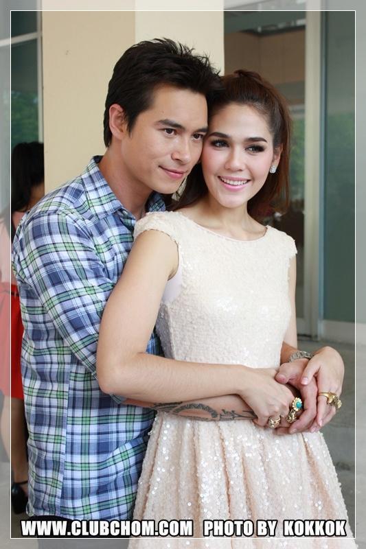 [Pics] "ชมพู่ อารยา" ในงานบวงสรวงละครเรื่องใหม่ "หนุ่มบ้านไร่กับหวานใจไฮโซ"