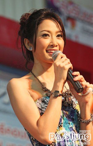 เก็บตกหน้าเวทีกับ"ยุ้ย จีรนันท์" สวย น่ารักเวอร์
