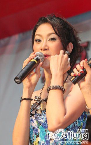 เก็บตกหน้าเวทีกับ"ยุ้ย จีรนันท์" สวย น่ารักเวอร์