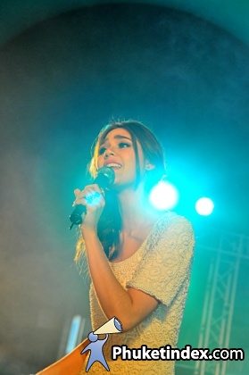 ชมพู่ อารยา ร่วมเปิดโครงการ The Beach Condotel @ ภูเก็ต