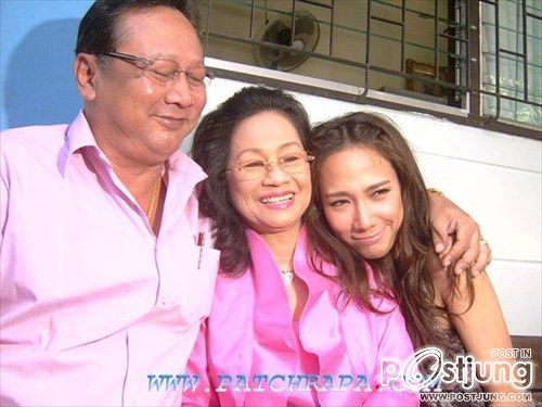 อั้ม กับ คุณพ่อคุณแม่
