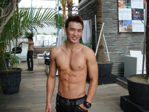 ตี๋หล่อเซ็กซี่เต็มๆ