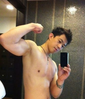 ตี๋หล่อเซ็กซี่เต็มๆ